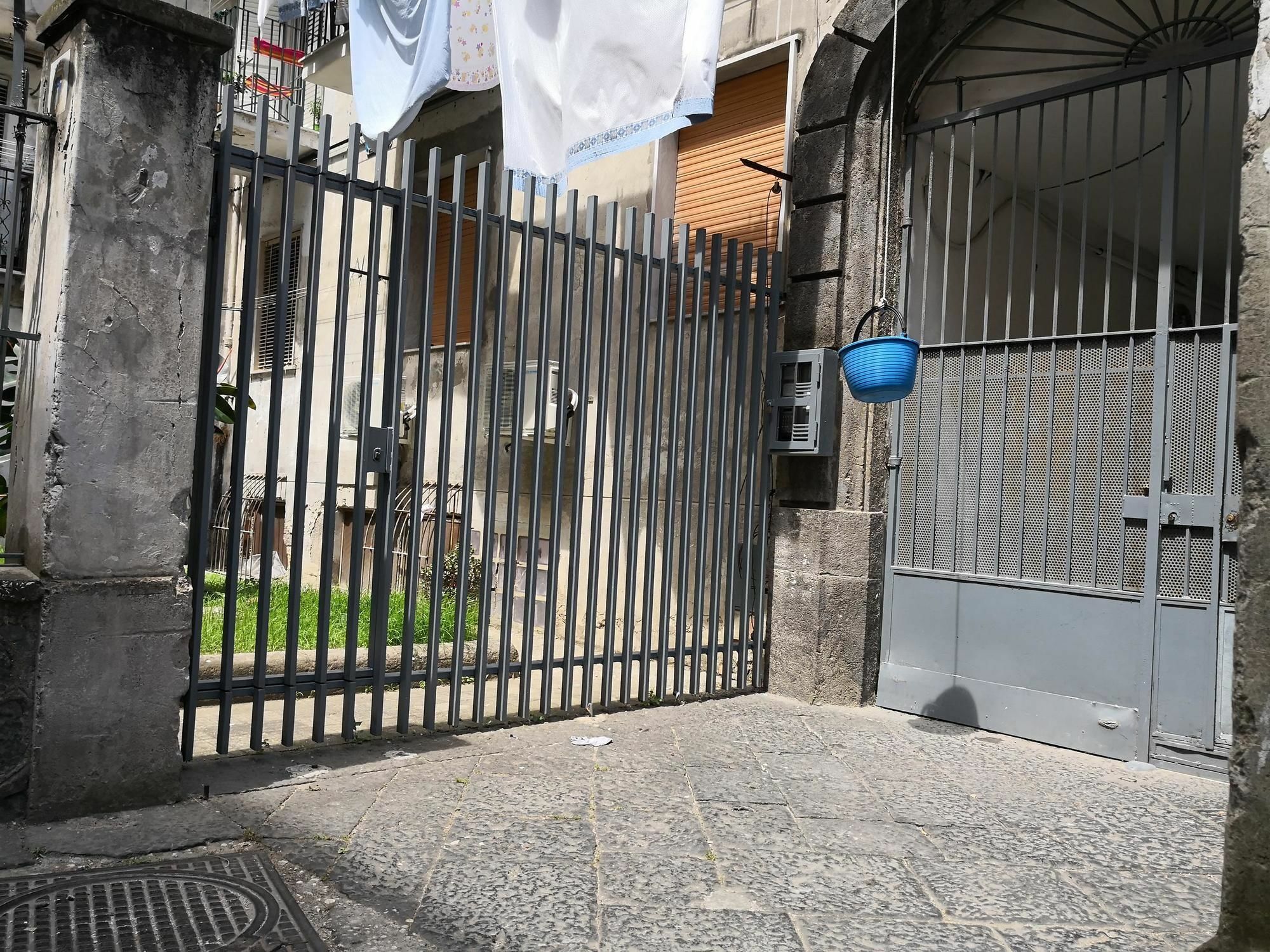 那不勒斯Fenesta Vascia住宿加早餐旅馆 外观 照片