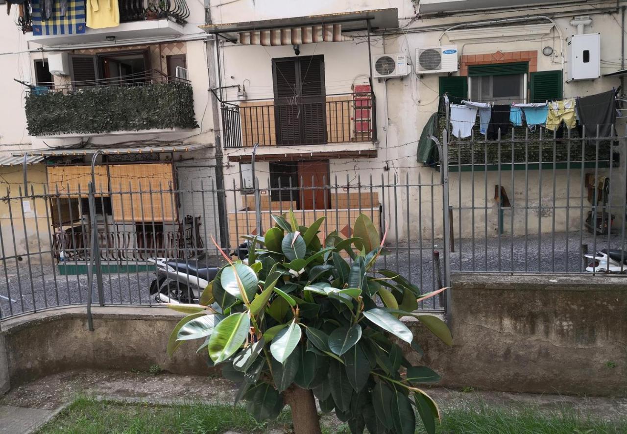 那不勒斯Fenesta Vascia住宿加早餐旅馆 外观 照片